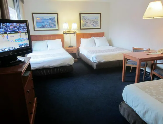 Newport Channel Inn - Near Huntington State Beach hotel detail image 1