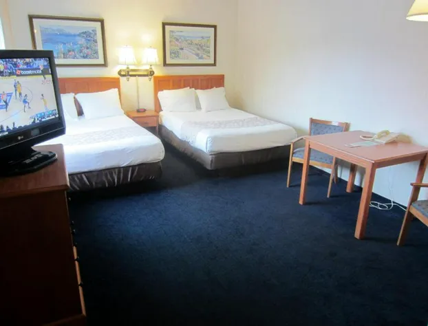 Newport Channel Inn - Near Huntington State Beach hotel detail image 3