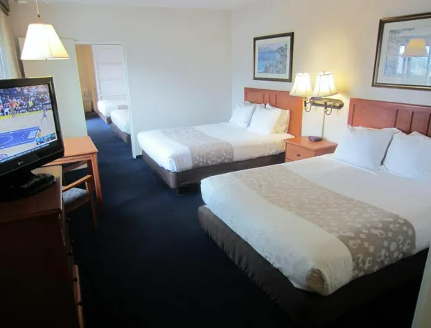 Newport Channel Inn - Near Huntington State Beach hotel detail image 4