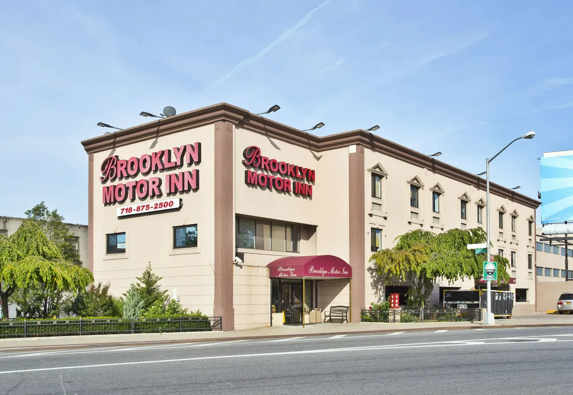 Brooklyn Motor Inn hotel hero