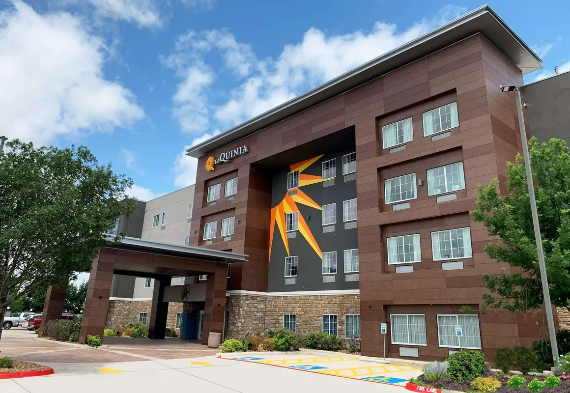 La Quinta Inn and Suites by Wyndham Schertz-San Antonio-Selma hotel hero