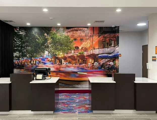 La Quinta Inn and Suites by Wyndham Schertz-San Antonio-Selma hotel detail image 1