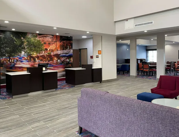 La Quinta Inn and Suites by Wyndham Schertz-San Antonio-Selma hotel detail image 2