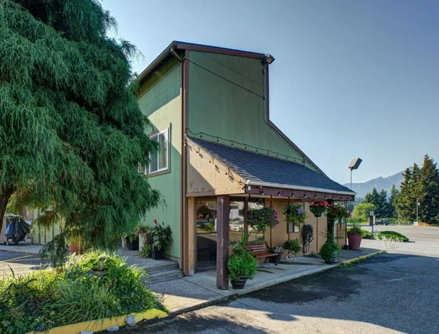Columbia Gorge Inn hotel detail image 4