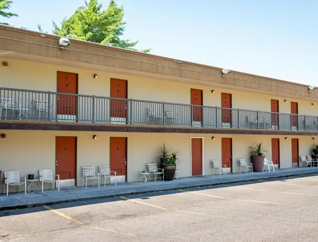 Columbia Gorge Inn hotel detail image 3