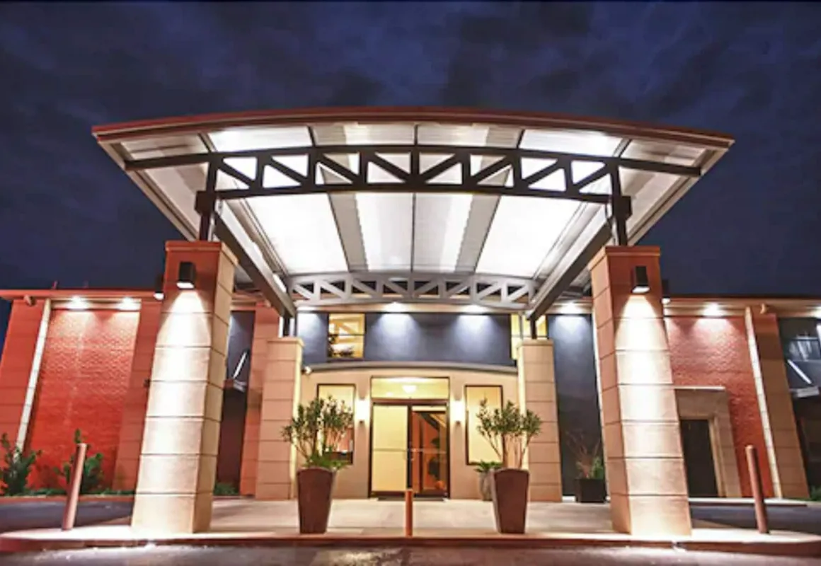 12 Oaks Hotel hotel hero