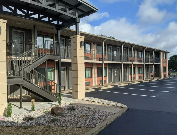 12 Oaks Hotel hotel detail image 2