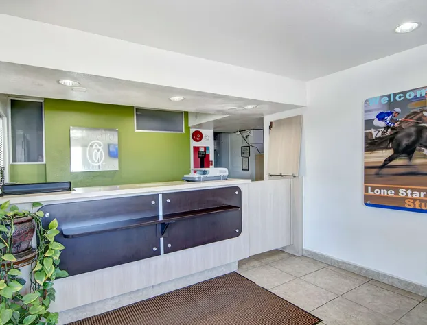 Studio 6 Grand Prairie, TX hotel detail image 2