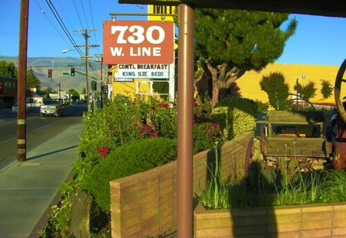 Mountain View Motel hotel hero