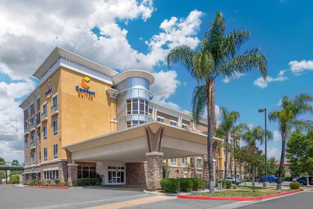 Comfort Suites Ontario Airport Convention Center hotel hero