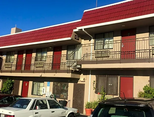 Crown Lodge Motel Oakland hotel detail image 1