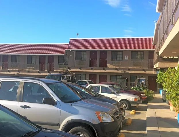 Crown Lodge Motel Oakland hotel detail image 2