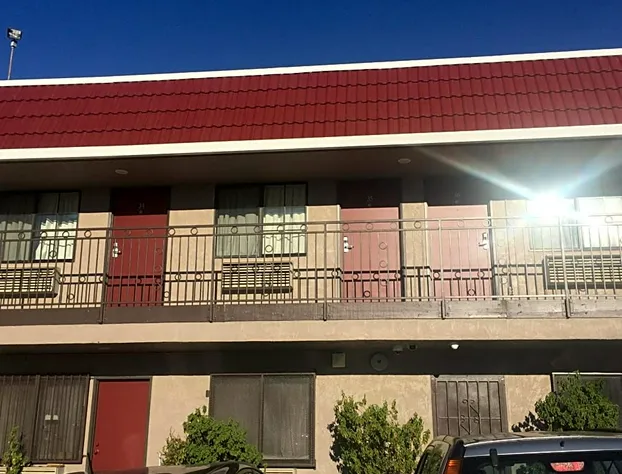 Crown Lodge Motel Oakland hotel detail image 3