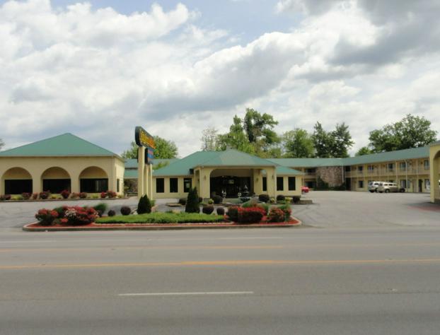 Golden Manor Inn & Suites hotel detail image 2