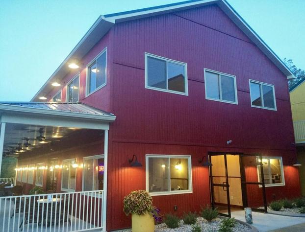 Golden Manor Inn & Suites hotel detail image 4