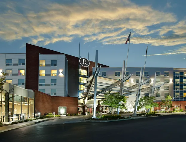 Renaissance by Marriott Boston Patriot Place Hotel hotel detail image 3