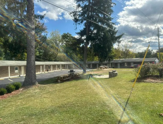 Whispering Pines Motel hotel detail image 2