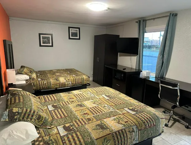 Whispering Pines Motel hotel detail image 4