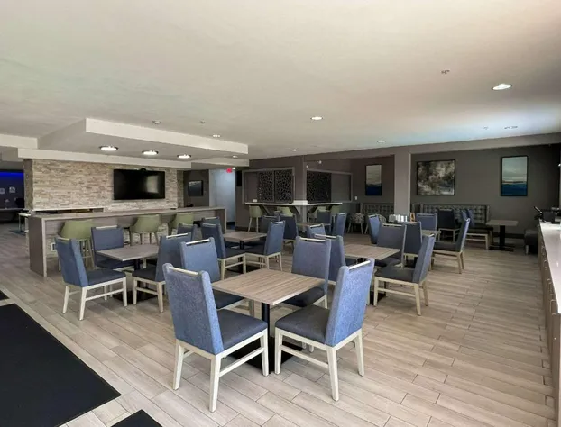 Comfort Suites Seabrook - Kemah hotel detail image 4