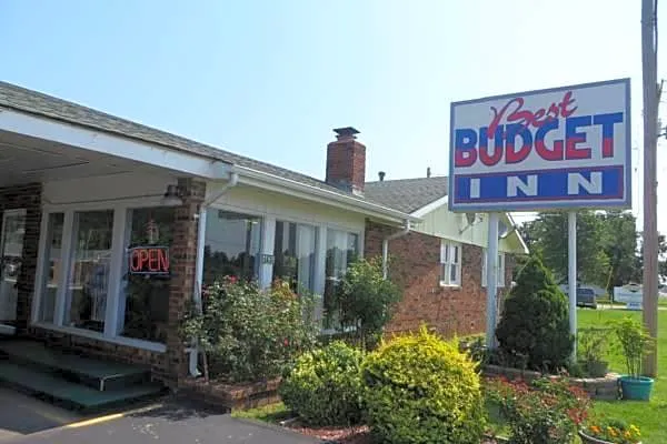 Best Budget Inn Springfield hotel hero