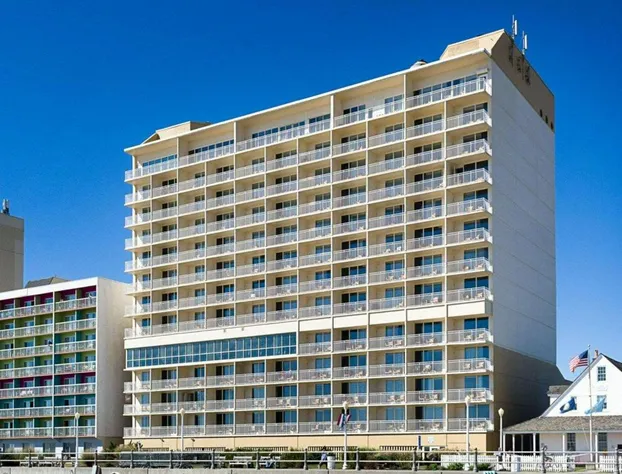 Comfort Suites Beachfront hotel detail image 2