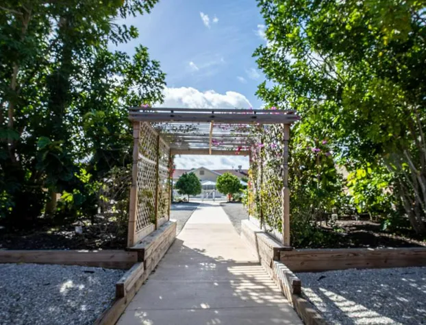 Island Sun Inn & Suites - Historic Venice & Beach Getaway hotel detail image 2