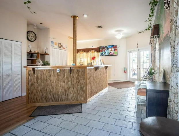 Island Sun Inn & Suites - Historic Venice & Beach Getaway hotel detail image 3