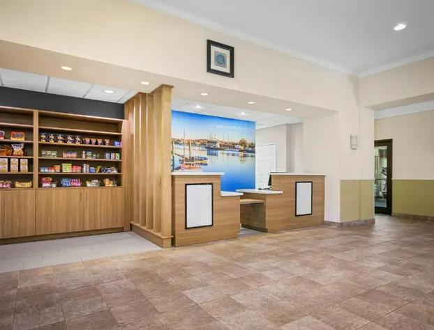 La Quinta Inn & Suites by Wyndham Stonington-Mystic Area hotel detail image 3