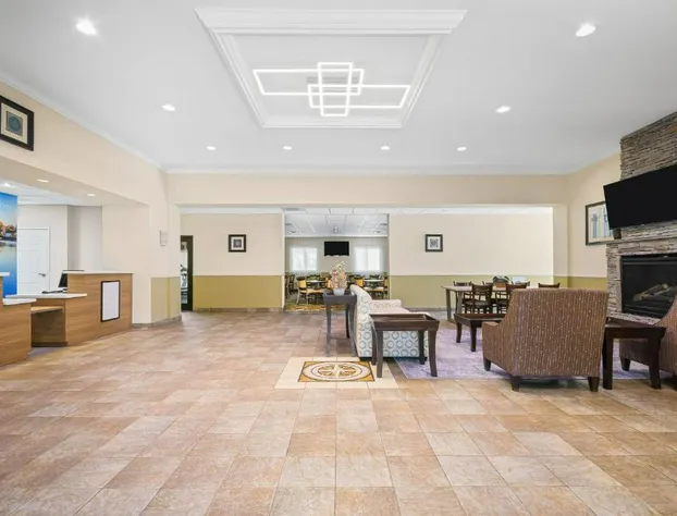 La Quinta Inn & Suites by Wyndham Stonington-Mystic Area hotel detail image 4