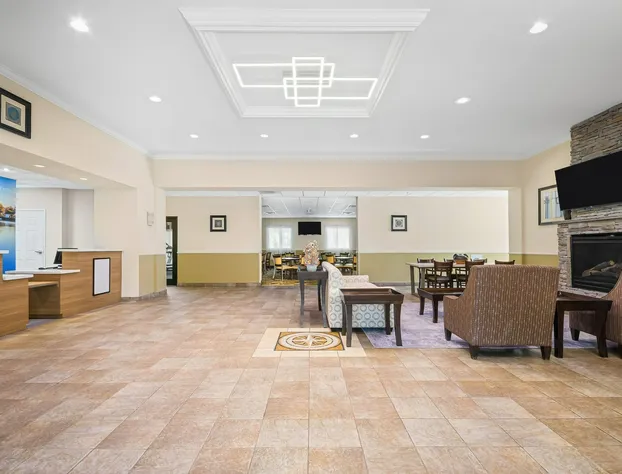 La Quinta Inn & Suites by Wyndham Stonington-Mystic Area hotel detail image 3