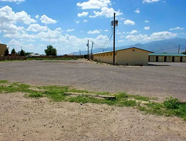 HWY Express Inn and Suites hotel detail image 4