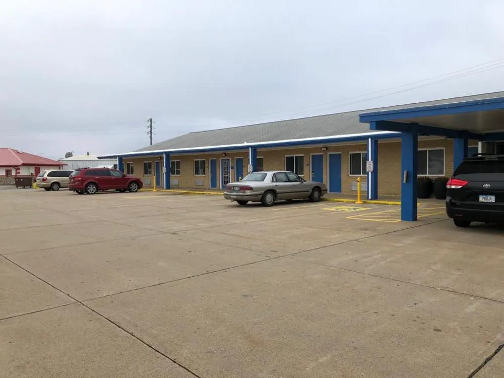 Amber Inn Motel Le Mars hotel hero