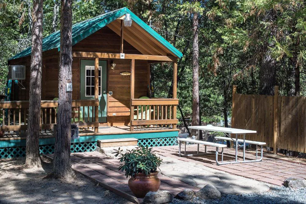 Lazy Z Resort hotel hero