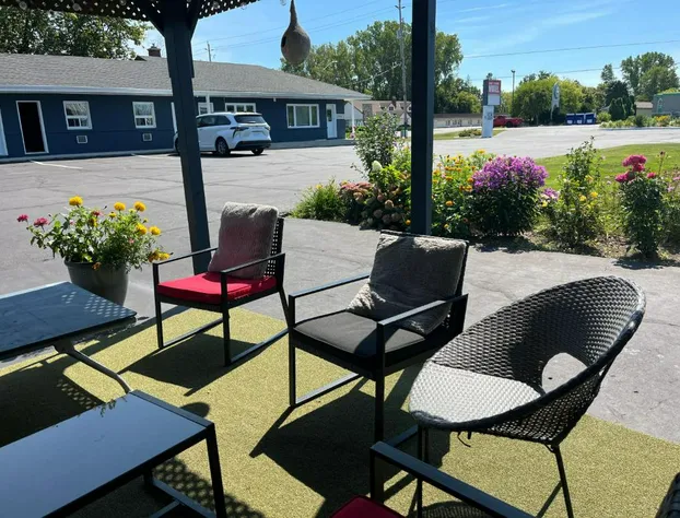 East Court Motel hotel detail image 3