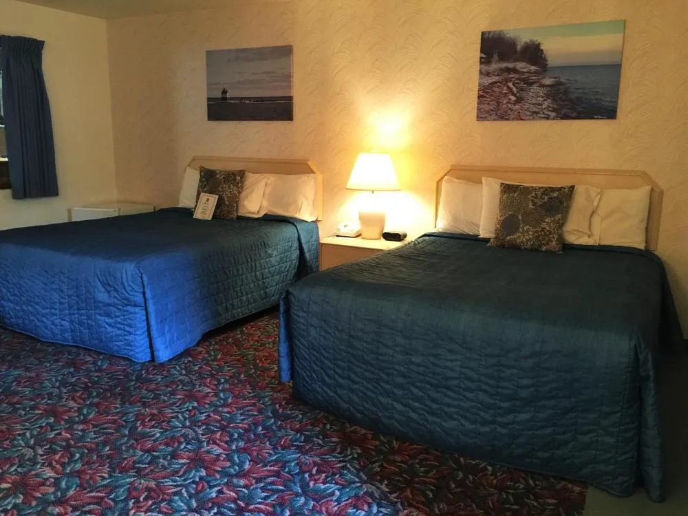 Cedar Motor Inn hotel hero