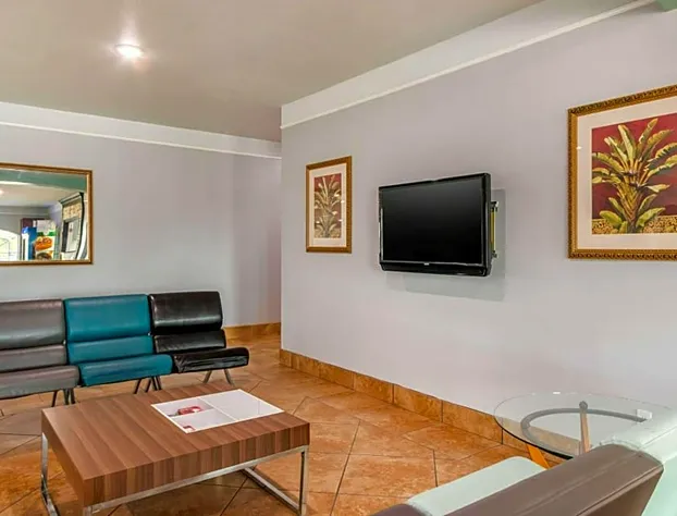 Quality Inn & Suites at The Outlets Mercedes/Weslaco hotel detail image 4