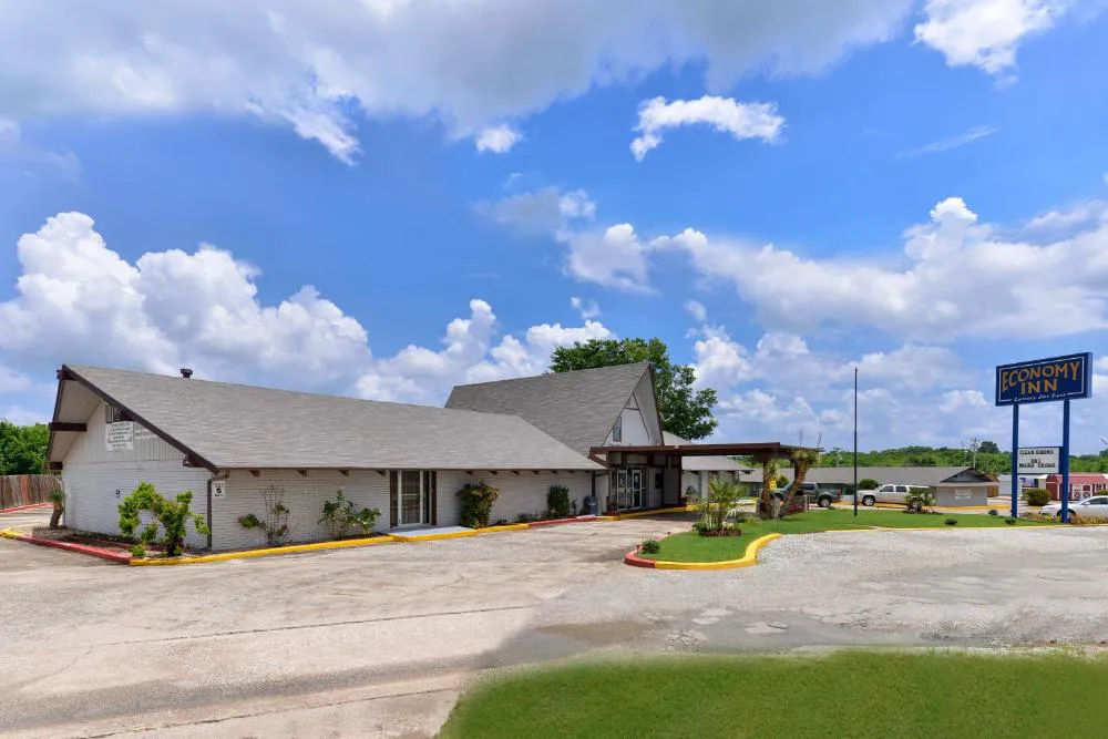 Economy Inn Ardmore hotel hero