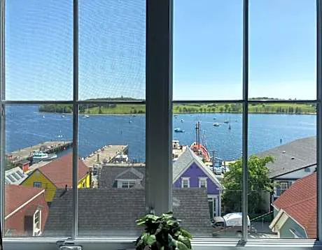 Lunenburg Arms Hotel hotel detail image 4