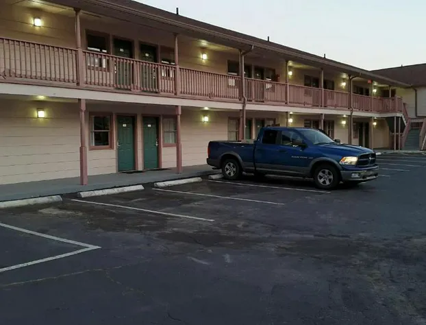 Mountain Valley Inn Dillard hotel detail image 1