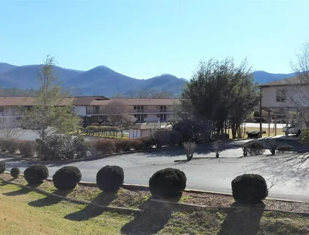 Mountain Valley Inn Dillard hotel detail image 4