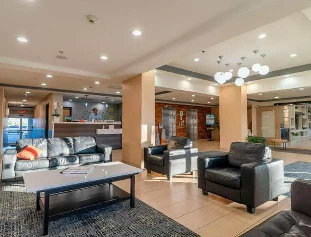 Gateway Hotel & Suites, an Ascend Collection Hotel hotel detail image 3