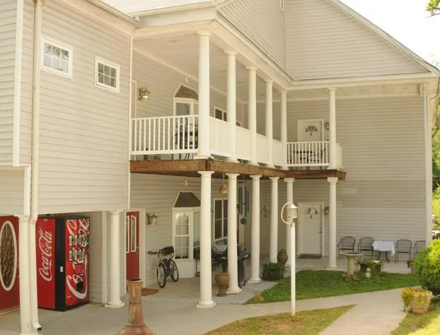 Acorn Hill Lodge and Spa hotel detail image 3