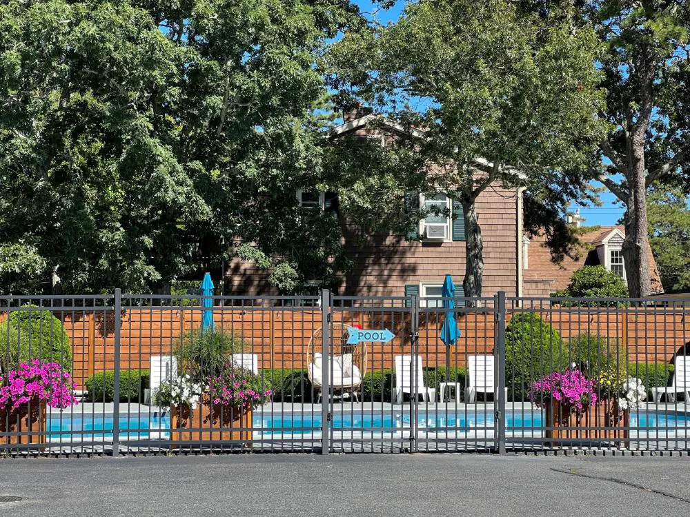 Ocean Breeze Motel hotel hero