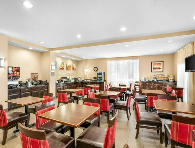 Comfort Suites Orlando Airport hotel detail image 4