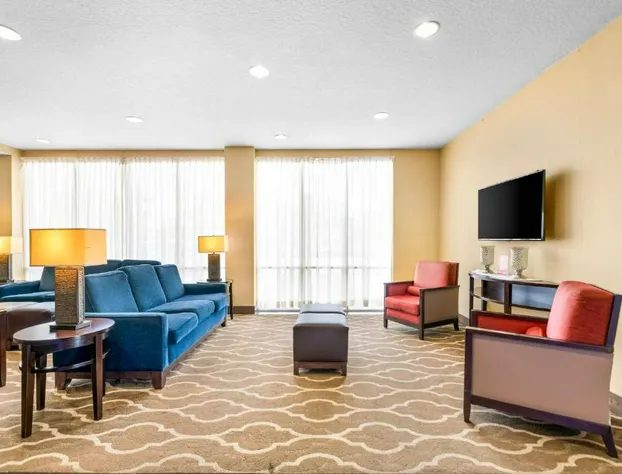 Comfort Suites Orlando Airport hotel detail image 3