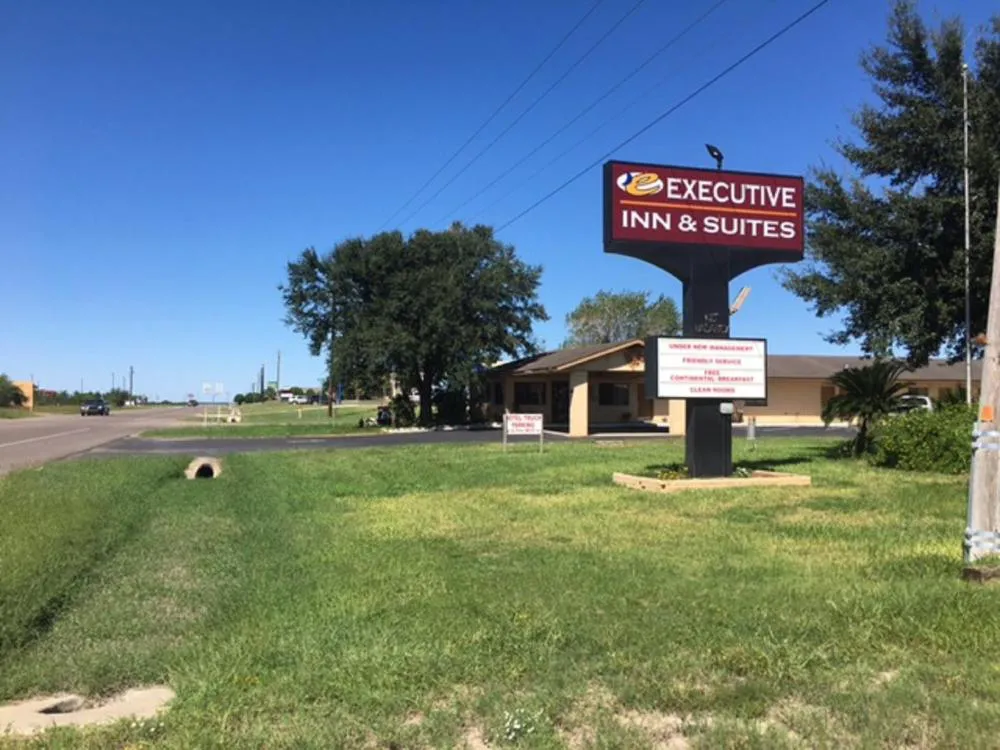 Executive Inn Hebbronville hotel hero