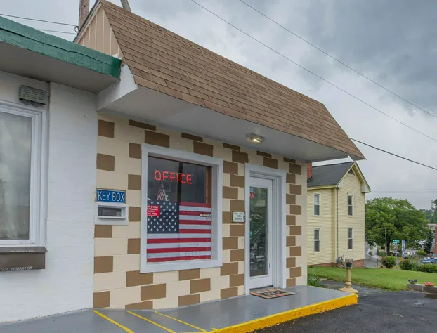 Budget Inn hotel detail image 4