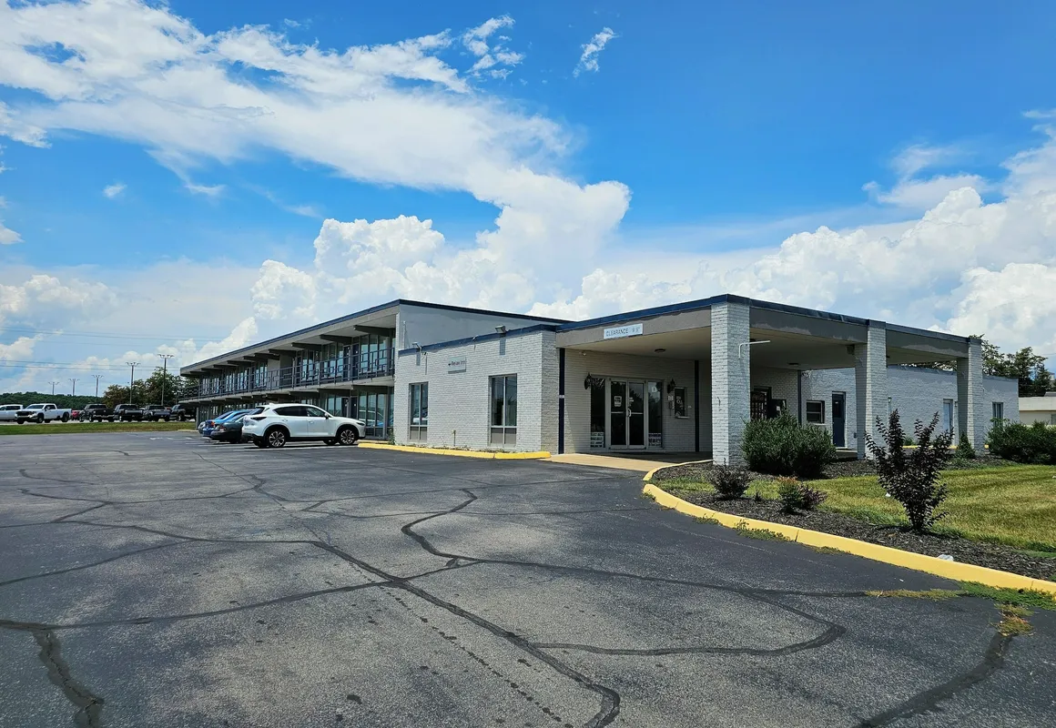 Relax inn by OYO Greeneville Near Hwy US-321 hotel hero