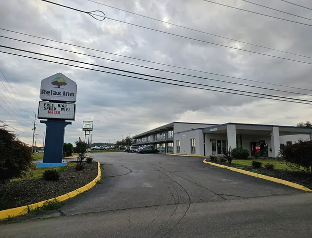 Relax inn by OYO Greeneville Near Hwy US-321 hotel detail image 1
