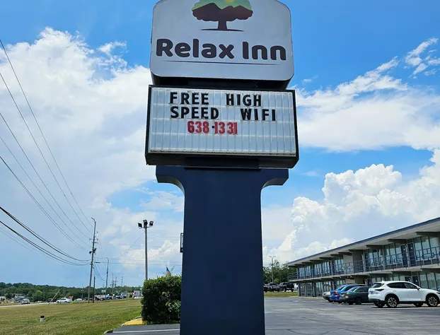 Relax inn by OYO Greeneville Near Hwy US-321 hotel detail image 3